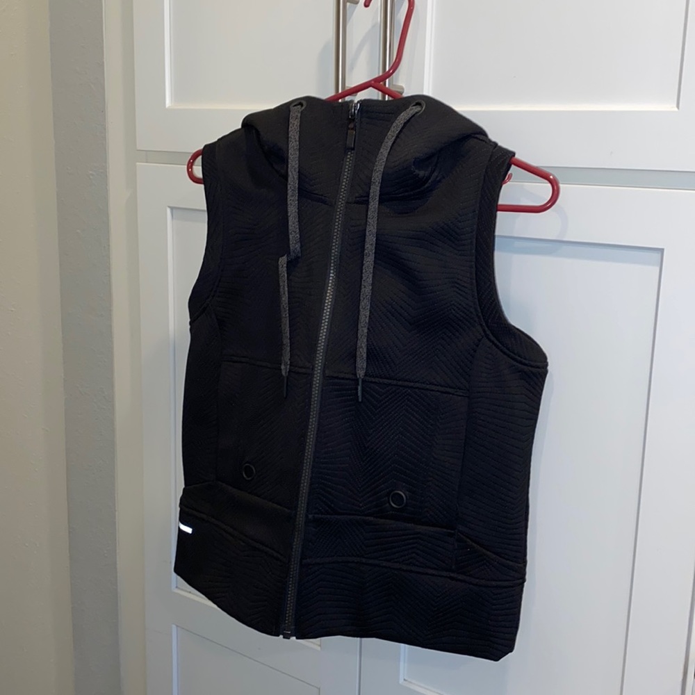 Lolë running vest